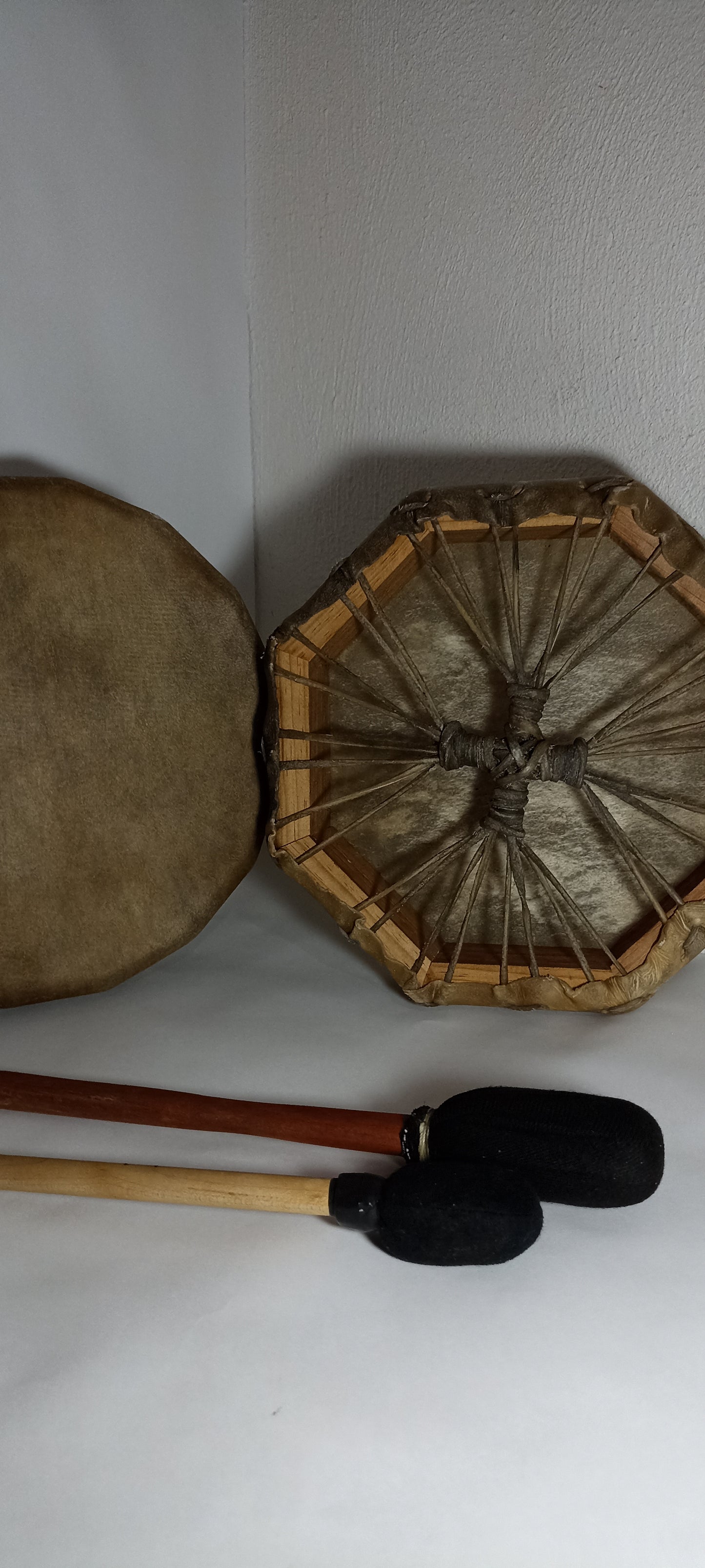 Tambor “Panhuehuetl” - Res y Pino amarre de piel