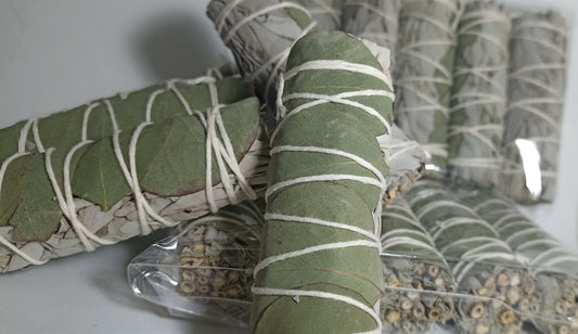 Mazos de Salvia Blanca Fina y Eucalipto