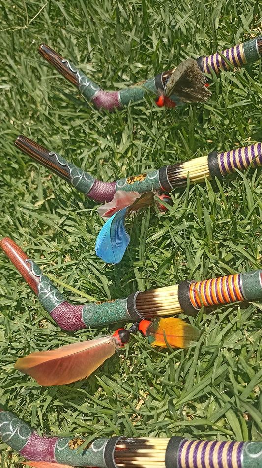Tepi Arresanal con Espinas y Plumas