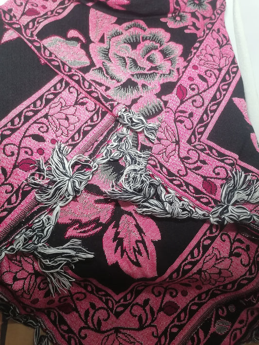 Poncho Artesanal Rosa Con Negro