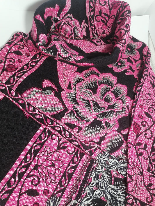 Poncho Artesanal Rosa Con Negro